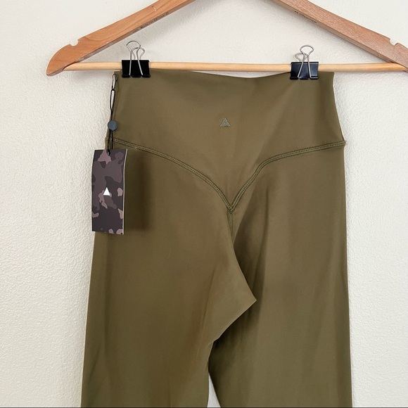 BALANCE ATHLETICA Cloud High Rise Leggings in Willow Green - Picture 8 of 9